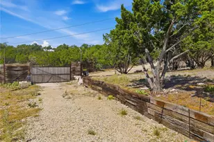 460 Vine St, Kerrville, TX 78028 - Photo 30