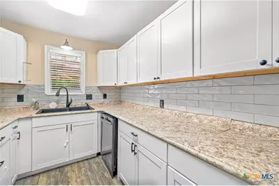 512 Monterrey Drive, Victoria, TX 77904 - Photo 8