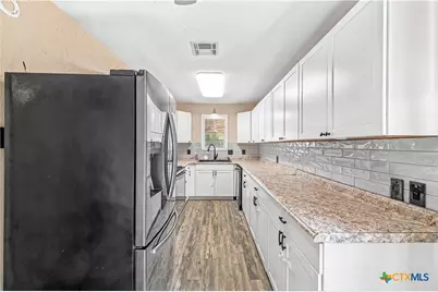512 Monterrey Drive, Victoria, TX 77904 - Photo 10