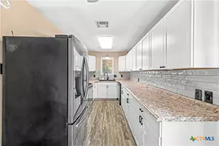 512 Monterrey Dr, Victoria, TX 77904 - Photo 10