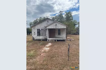 415 W Hamilton St., Cuero, TX 77954 - Photo 2