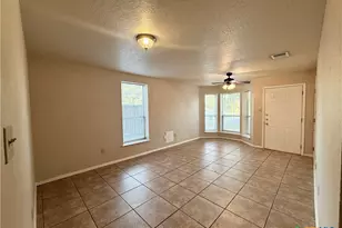 306 Oelkers Dr, New Braunfels, TX 78130 - Photo 2