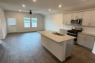 384 Trent Dr, New Braunfels, TX 78130 - Photo 4
