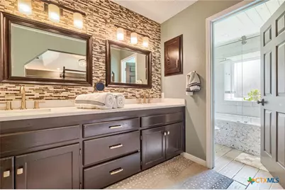 945 Queens Drive, New Braunfels, TX 78130 - Photo 16