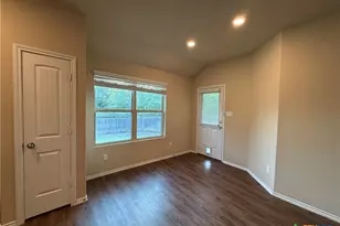 2934 Meadow Ridge, New Braunfels, TX 78130 - Photo 10