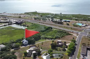 4 Westmont St, Port Lavaca, TX 77979 - Photo 2