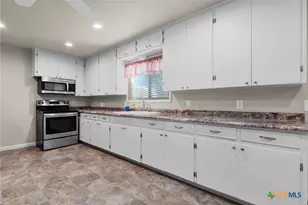 818 Mary Blvd, New Braunfels, TX 78130 - Photo 18