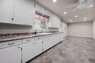 818 Mary Blvd, New Braunfels, TX 78130 - Photo 24