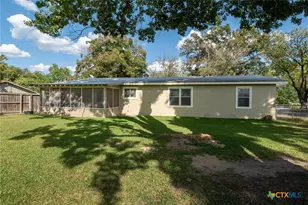 818 Mary Blvd, New Braunfels, TX 78130 - Photo 6
