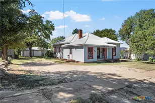 506 E Main St, Hamilton, TX 76531 - Photo 4