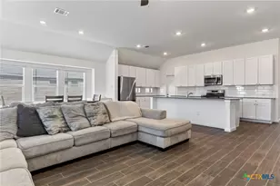 9351 Oxford Shire, San Antonio, TX 78254 - Photo 6