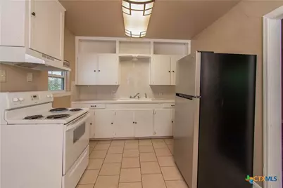 214 E Munroe Avenue, Temple, TX 76501 - Photo 6