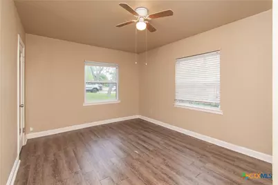 214 E Munroe Avenue, Temple, TX 76501 - Photo 8