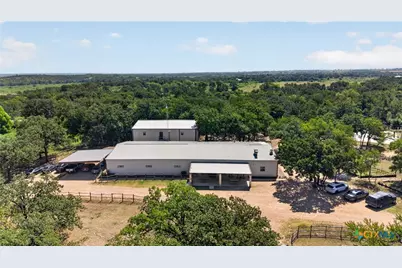 2274 County Road 203 Loop, Cameron, TX 76520 - Photo 2