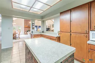 1505 N Beal St, Belton, TX 76513 - Photo 8