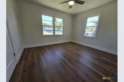 1810 S 49th Street, Temple, TX 76504 - Photo 8