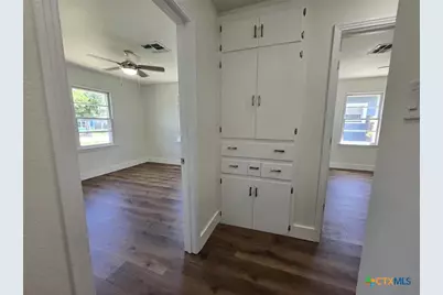1810 S 49th Street, Temple, TX 76504 - Photo 8