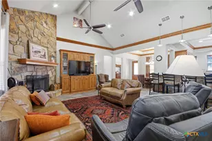 432 Creekwood Dr, Gonzales, TX 78629 - Photo 14