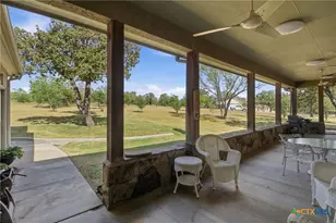 432 Creekwood Dr, Gonzales, TX 78629 - Photo 32