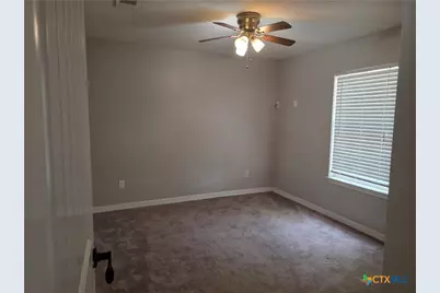 107 E Washington Avenue, Copperas Cove, TX 76522 - Photo 6