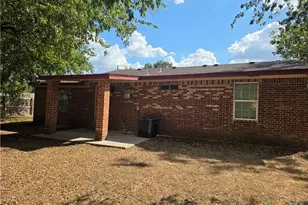 107 E Washington Ave, Copperas Cove, TX 76522 - Photo 10