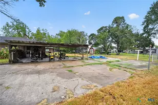 1006 S 2nd St, Ganado, TX 77962 - Photo 16