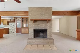 4601 Dahlia Ln, Victoria, TX 77904 - Photo 6