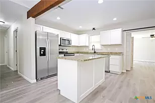 438 Forshage Blvd, Seguin, TX 78155 - Photo 10