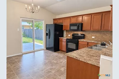 2131 Echo Hills Drive, New Braunfels, TX 78130 - Photo 4