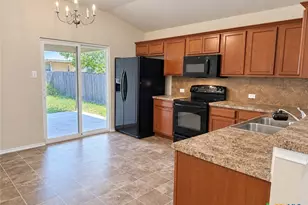 2131 Echo Hills Dr, New Braunfels, TX 78130 - Photo 4