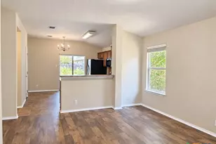 2131 Echo Hills Dr, New Braunfels, TX 78130 - Photo 2