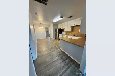 102 Milann Street #B, Victoria, TX 77901 - Photo 4