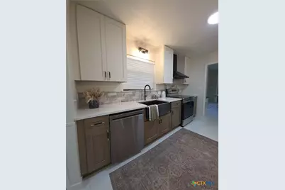 124 Creekview Drive, Canyon Lake, TX 78133 - Photo 2