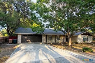 124 Creekview Dr, Canyon Lake, TX 78133 - Photo 1