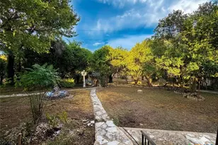 124 Creekview Dr, Canyon Lake, TX 78133 - Photo 14