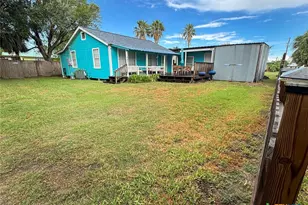 807 Madison Ave, Port O'Connor, TX 77982 - Photo 2