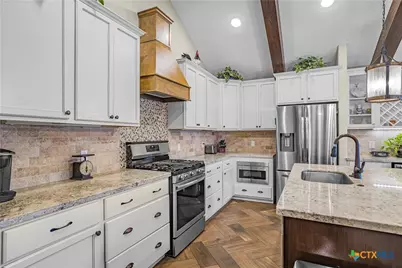 101 Gabbiano Court, Victoria, TX 77904 - Photo 10