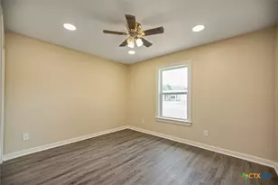 526 Fairmont St, Port Lavaca, TX 77979 - Photo 18