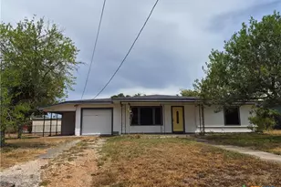 1010 E Church St, Cuero, TX 77954 - Photo 4