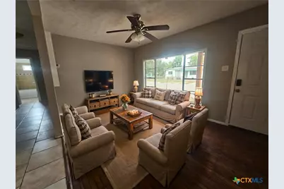 753 San Antonio Ave, Seguin, TX 78155 - Photo 4