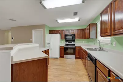 204 Falcon Ridge Drive, New Braunfels, TX 78130 - Photo 10