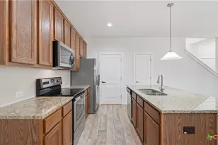 727 Gristmill Dr, New Braunfels, TX 78130 - Photo 10