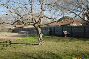 19 Sunflower Cir, New Braunfels, TX 78130 - Photo 10