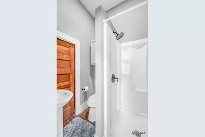 612 W Grand Avenue, Yoakum, TX 77995 - Photo 24