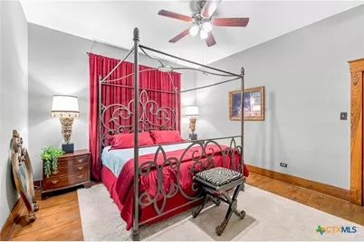 612 W Grand Avenue, Yoakum, TX 77995 - Photo 14