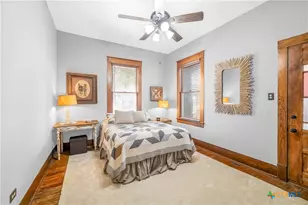 612 W Grand Ave, Yoakum, TX 77995 - Photo 12