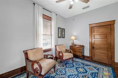 612 W Grand Avenue, Yoakum, TX 77995 - Photo 10