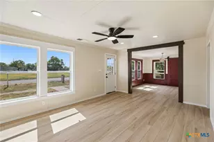 223 NW Front St, Bartlett, TX 76511 - Photo 8