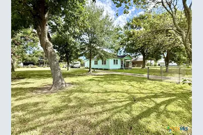 406 E Tres Palacios Avenue, Palacios, TX 77465 - Photo 28