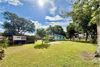 406 E Tres Palacios Avenue, Palacios, TX 77465 - Photo 34